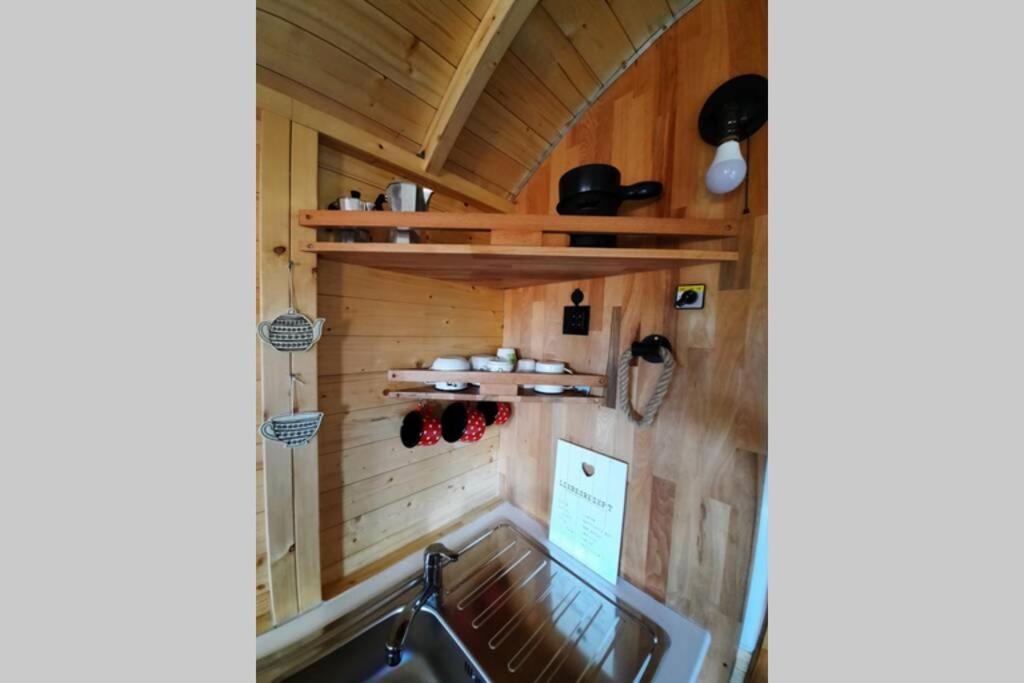 Autarkes Tiny House Mit Rheinblick Apartment Rumikon ภายนอก รูปภาพ