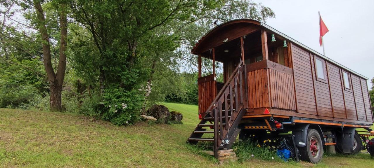 Autarkes Tiny House Mit Rheinblick Apartment Rumikon ภายนอก รูปภาพ